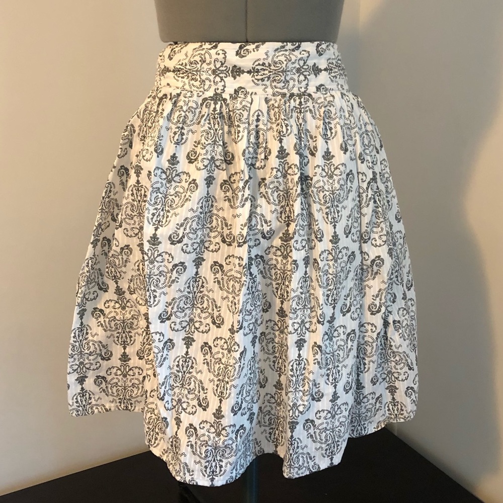 Ann Taylor Loft cotton skirt black and white 4P